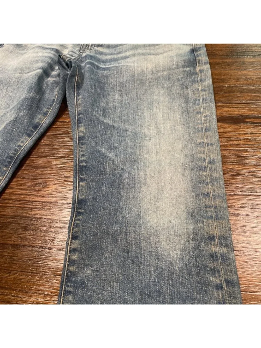 AG Matchbox Slim Straight Jean 32x34 Light Wash Dirty Distressed Grunge Sample